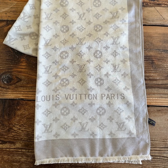 Louis Vuitton Accessories - Louis Vuitton TAN 2 TONE MONOGRAM SCARF/SHAWL